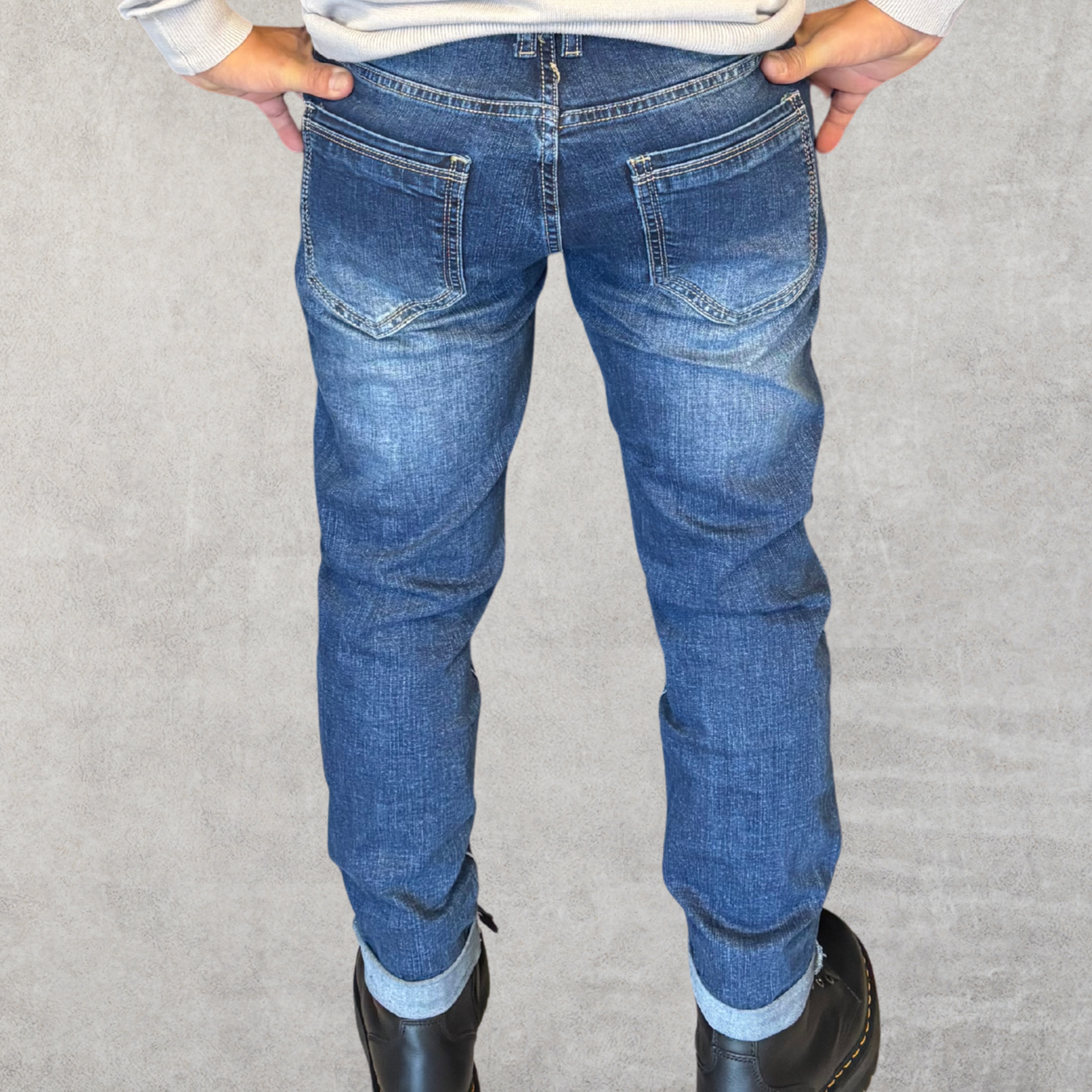 Classic Blue Jeans for Men - immagine 2